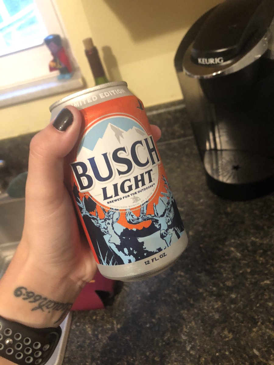 amERICAann15's tweet photo. @BuschBeer Yeah Karen https://t.co/t2Qym5EQPM