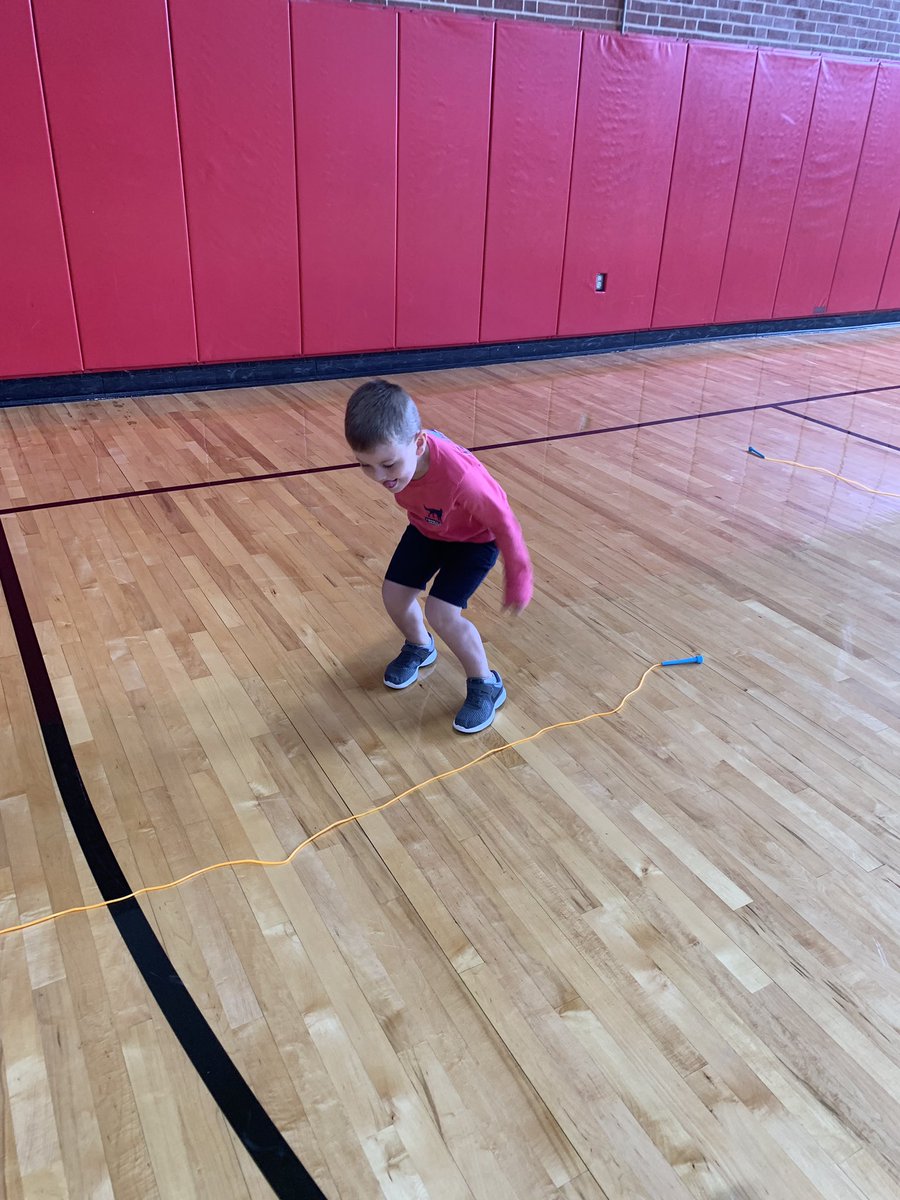 MicroPhysEd's tweet photo. Kindergarten got a chance to work in small groups together and practice jumping, hula hooping, and bowling! #micropride https://t.co/QgAQSE07oJ