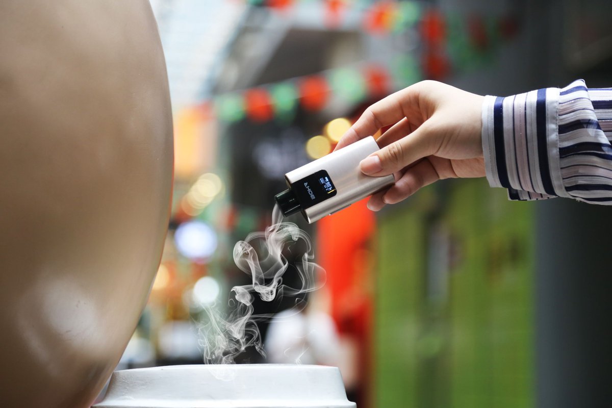 BohrvapeGlobal's tweet photo. Feel good when hold the Flask in hand
#flaskpod #bohrflask #bohrvape #vaping #vapephoto https://t.co/9nodSm4ZxU