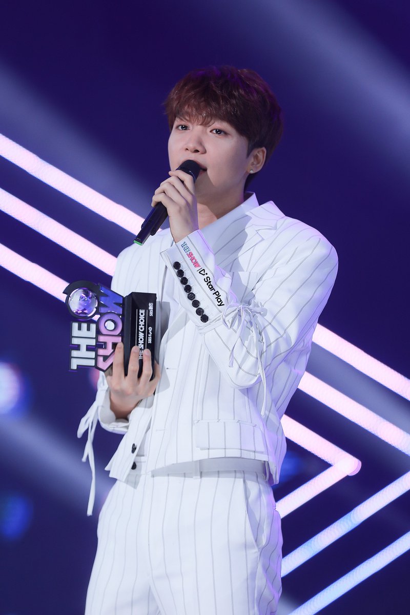 mystarplay's tweet photo. 🎊206회 이번주 #더쇼 초이스 1위 #정세운🎉

예고 없던 #세운 에게 젖어 든 #행운 
습관처럼 틀어 놓은 #비가온대그날처럼 

1위를 축하드립니다❤️

@jeongsewoon_twt #정세운 #JEONGSEWOON #SBSMTV #THESHOW #더쇼 #스타플레이 #starplay #gleammedia https://t.co/ZSoscrjDEY