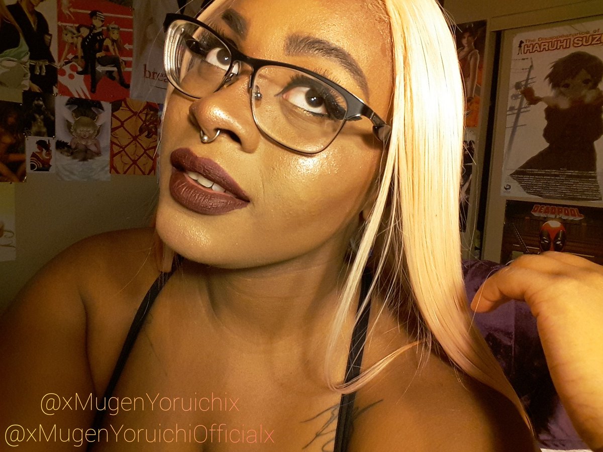 xMugenYoruichix's tweet photo. 👓 S  P  E  C  S 👓 
Fun Fact: been half blind since age 9. So yea, been wearing glasses since. I only needed them for mainly reading but just started wearing them often. #glasses #girlswithglasses #gurlswithglassesarebeautiful #phoenix #phoenixhair #melanin #mixedgirls https://t.co/P5Rh6SrKb5