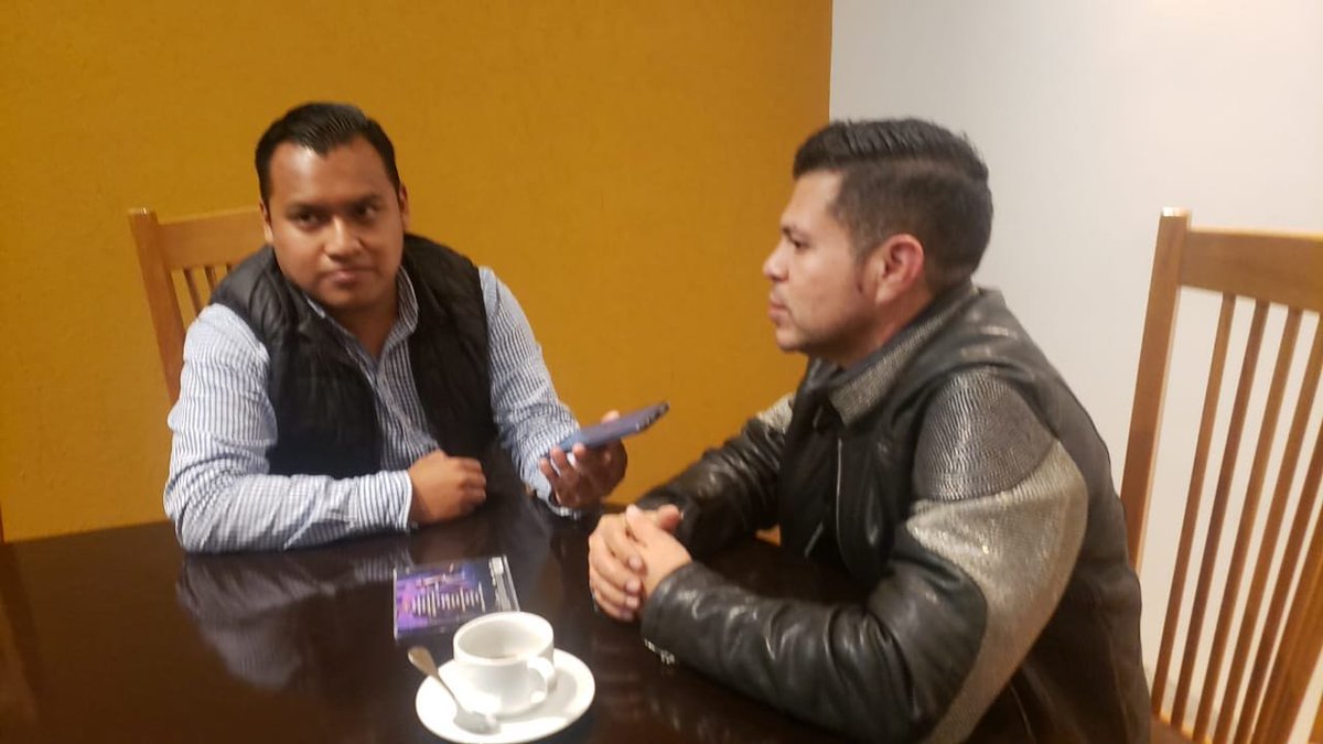 Chavagon's tweet photo. Entrevista Jorge Medina @j_medina37 @IDGPatrones presentando su éxito #PorQueTúLlegaste de su nuevo disco #DirectoAlCorazón #PromoTourCDMX #JomerTalentosMexicanos #ChavagonMusic #PromoviendoArtistasAOtroNivel https://t.co/XMpPLSiJ6C