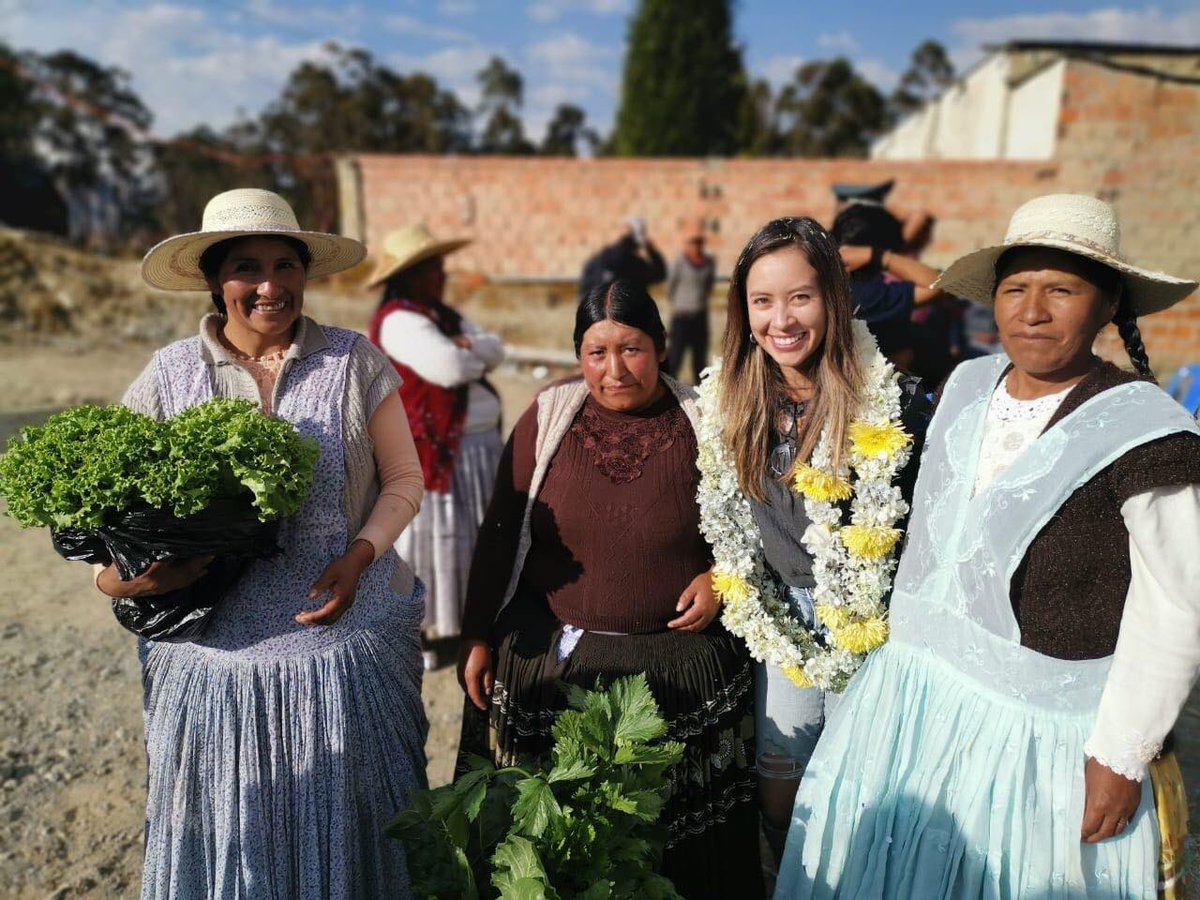 ValeQinaya's tweet photo. Producción orgánica y ecológica en #Achocalla que hoy está en riesgo por el mal manejo de la basura, pésimamente llevado por @LuisRevillaH que es el socio de @carlosdmesag.
Nuestra propuesta de gobierno apuesta por el compostaje, reciclaje e industrializacion de la basura. https://t.co/H4JTfZBqno