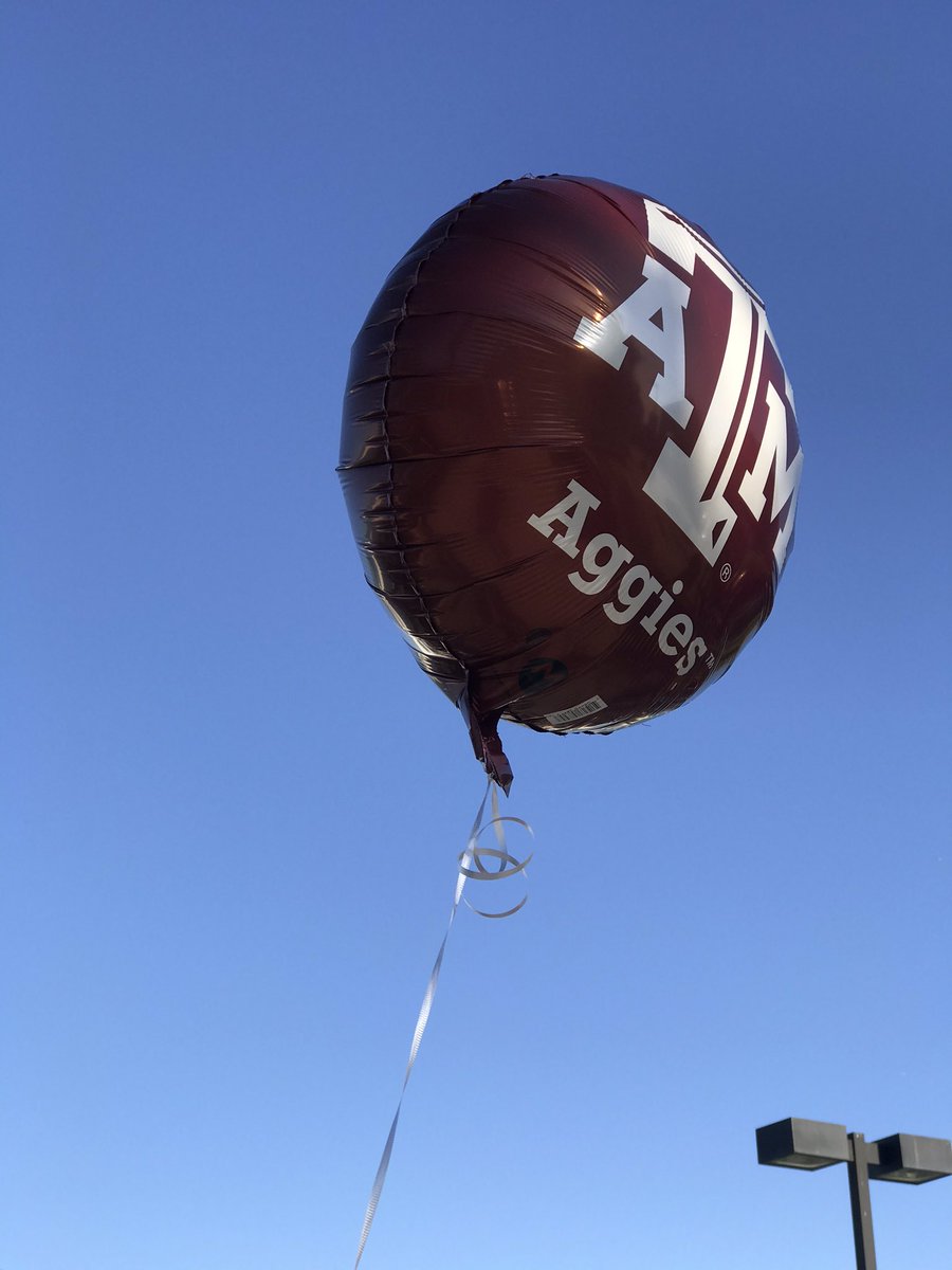 HealyEliz's tweet photo. Great day for College Kickoff @lakesidevvusd   Gig’em Aggies! @ValVerdeUSD https://t.co/FKhOSpGf6t