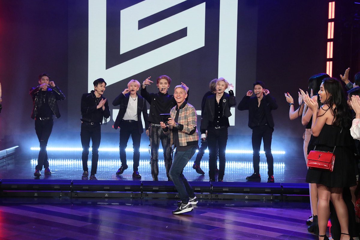 NCTBrasil's tweet photo. [#OFICIAL] 09.10.19 - Atualização do @SMTOWNGLOBAL 
“Confira as fotos do debut de sucesso do @SuperM na TV dos EUA  no  'The Ellen DeGeneres Show'!🔥”

#SuperM  #WeAreTheFuture  #SuperMtheFuture  #SuperM_Jopping  #SuperMonEllen https://t.co/PRNkWZA43l