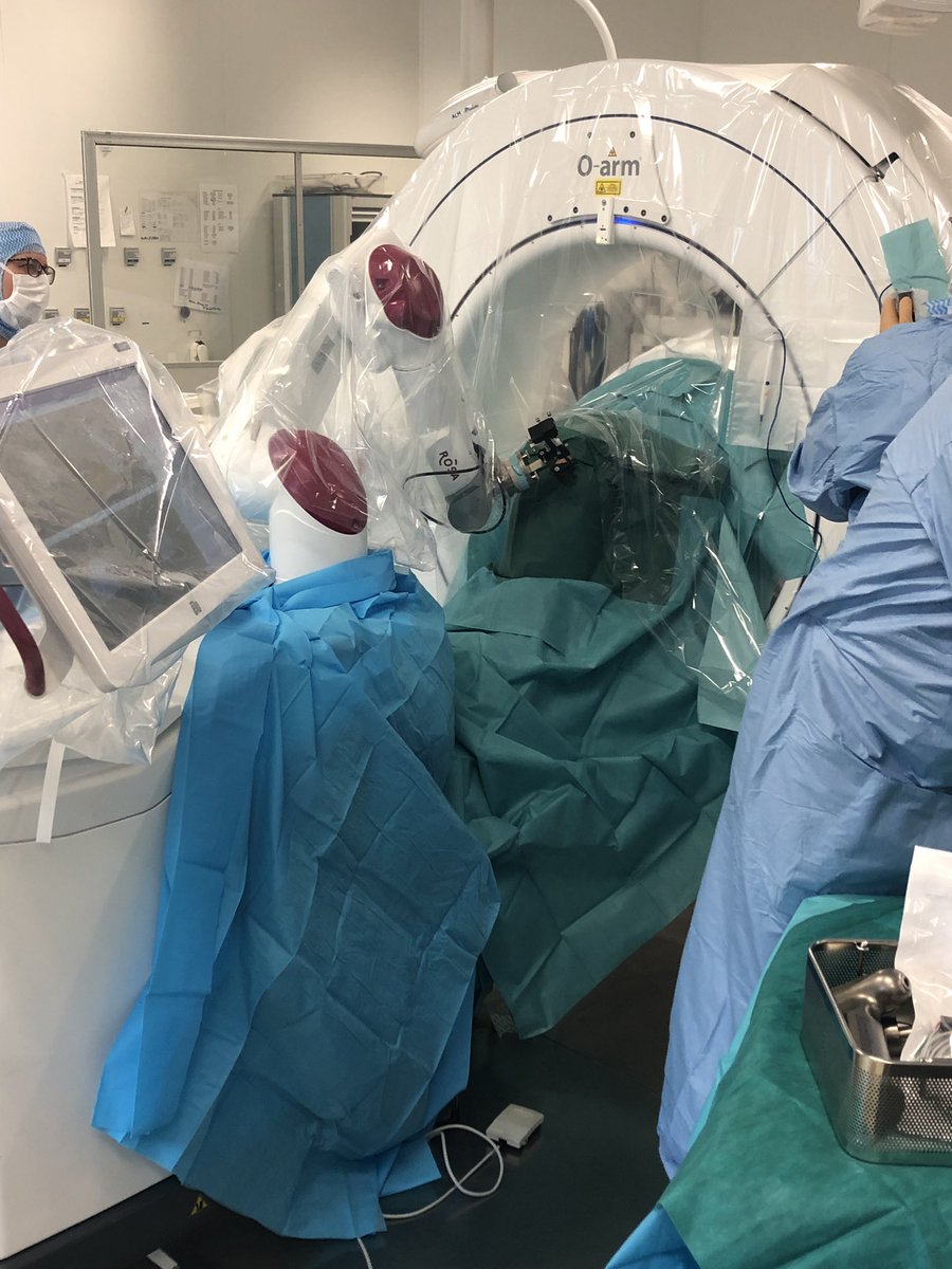 MickaelAubignat's tweet photo. Traitement des #tremblements par thermotherapie laser guidée par IRM par les équipes de #neurologie #neurochirurgie #anesthésie et #radiologie du @CHUAmiens ! La médecine du futur s’invente ici à #Amiens ! #LITT #ROSA #Visualase @lefrancmi @MedtronicFR @medtecheurope https://t.co/uHUFfRqoSS