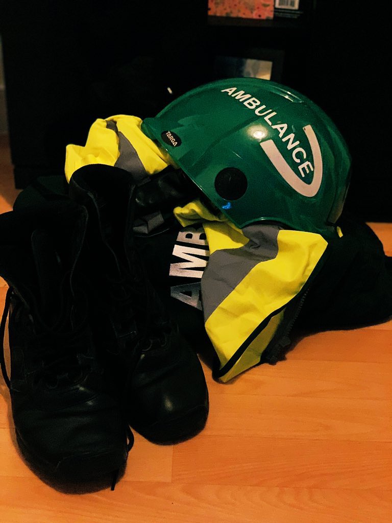 courageofspeach's tweet photo. Its been a long hard struggle 2 recover from my operation lots of set backs but tonight it’s 1st time in nearly 6 months Ive had to say I better go to bed I have work in the morning!
#backonthefrontline
#Ambulance 
 #999family
 #setalarm 
#meniscusrecovery surgery #completedit 👍🏻 https://t.co/6oY6KVNfRL