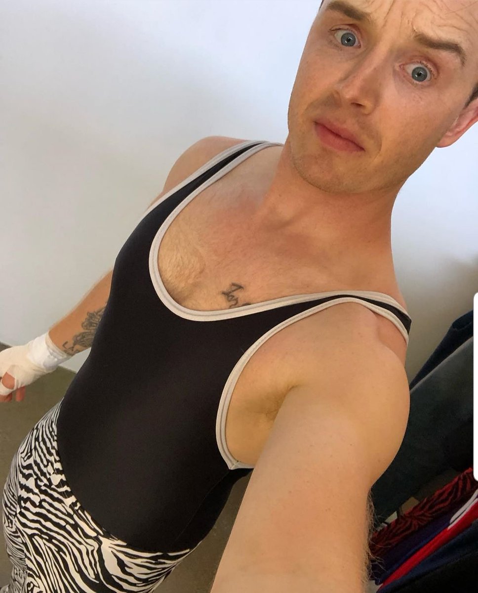 endgame2018's tweet image. Goddamn he's fucking hot 🤤🤤🤤