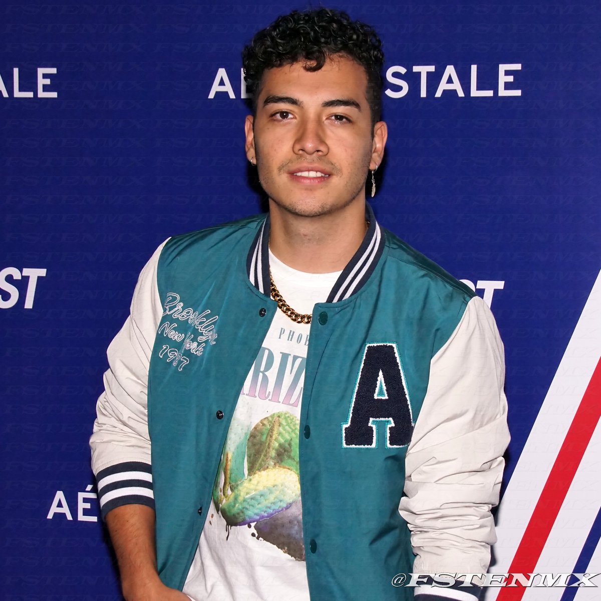 #Foto <a href="/SAAK/">S▲▲K</a> en la #AlfombraRoja del #aerofest19 de <a href="/aeropostale_mx/">Aéropostale México</a> en la #CDMX

#FSTENMX #RedCarpet #AeropostaleMéxico #AeropostaleMx #aeropostale #AeroFest #AeroFest2019 #music #música #cantante #singer #Saak #SaakMusic
