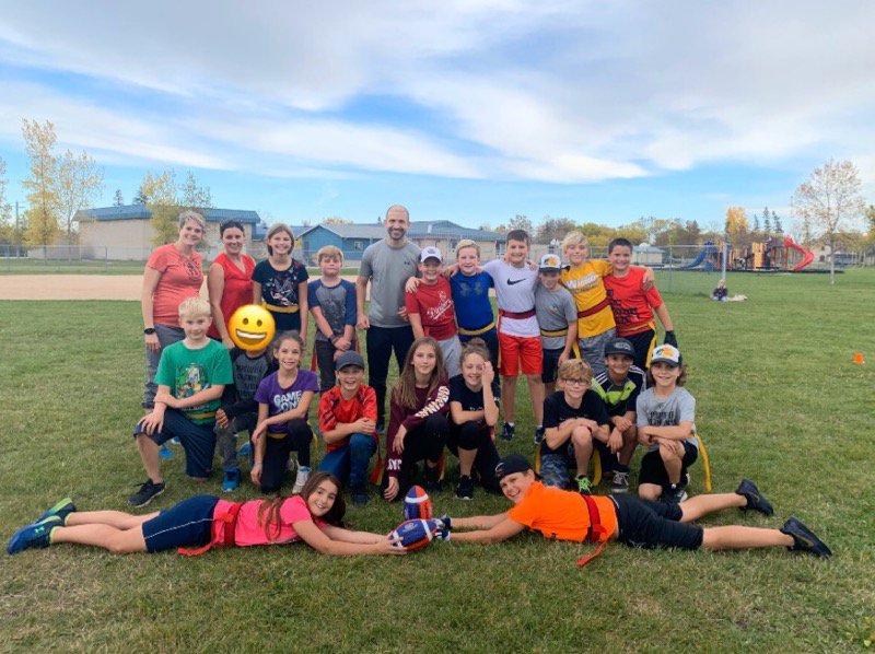 STAdragonsPE's tweet photo. STA flag football tournament was a blast! Best postgame fuel-hot dogs and ice cream! #touchdowncity #lastniceday https://t.co/Xb6fpx0nfm