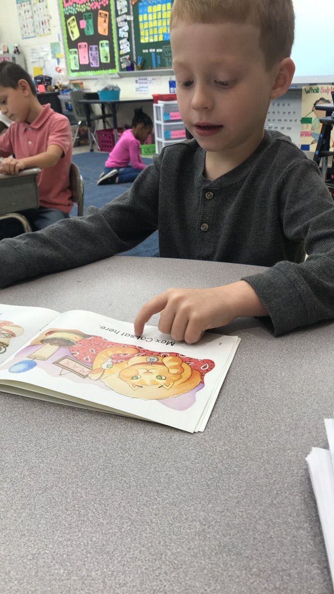 MsHurleysWorld's tweet photo. So proud of the progress these little readers are making 🥰🥰🥰🥰#LeadershipLivesHere #sousharks #1stgrade https://t.co/YfzZqsxFAI
