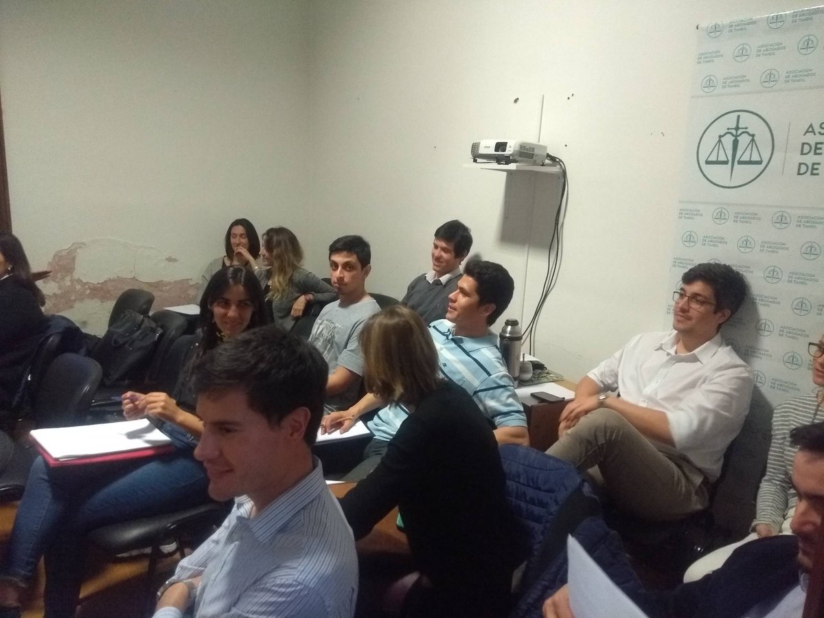 AAT_oficial's tweet photo. 📆⚖ En estos momentos se lleva adelante en nuestra sede de la AAT, el quinto módulo de taller "Práxis y Jurisprudencia Laboral", a cargo de los  Dres. Horacio Rodríguez y Santiago Girado
#AAT #laboral https://t.co/OyAmRCdLRD