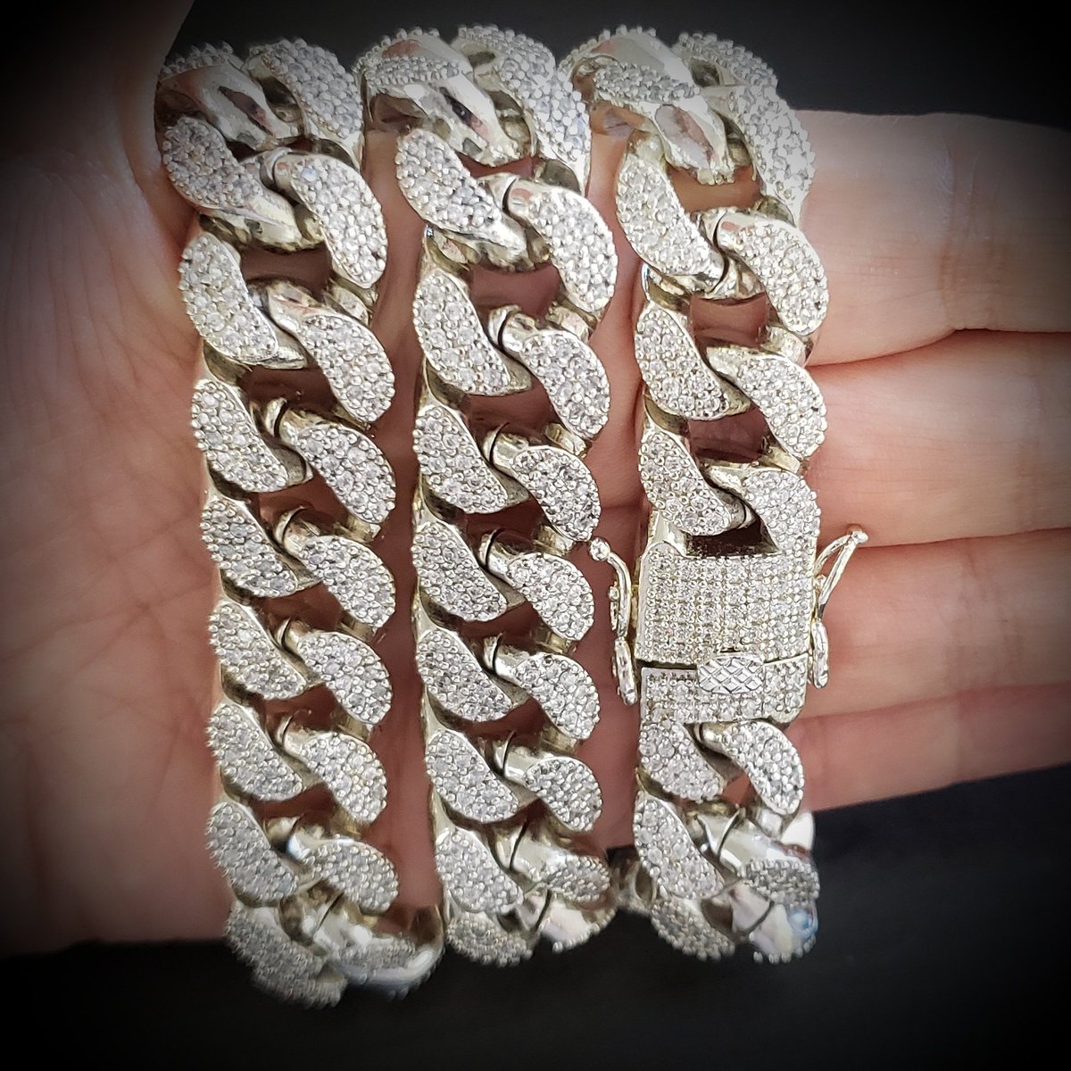 CRJBEST's tweet image. Heavy men's chain Creamjewelrybest.com
#menschain #icedoutchain #miamicuban
