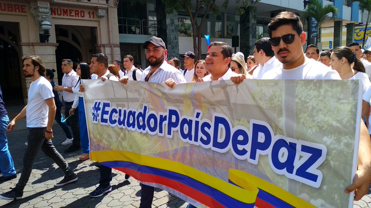 AbrahamBedran_'s tweet photo. No importa la inclinación política, estrechemos las manos como hermanos ecuatorianos y obremos juntos por el crecimiento de nuestro País.
#EcuadorPaísDePaz https://t.co/1Jdh9aG40Y