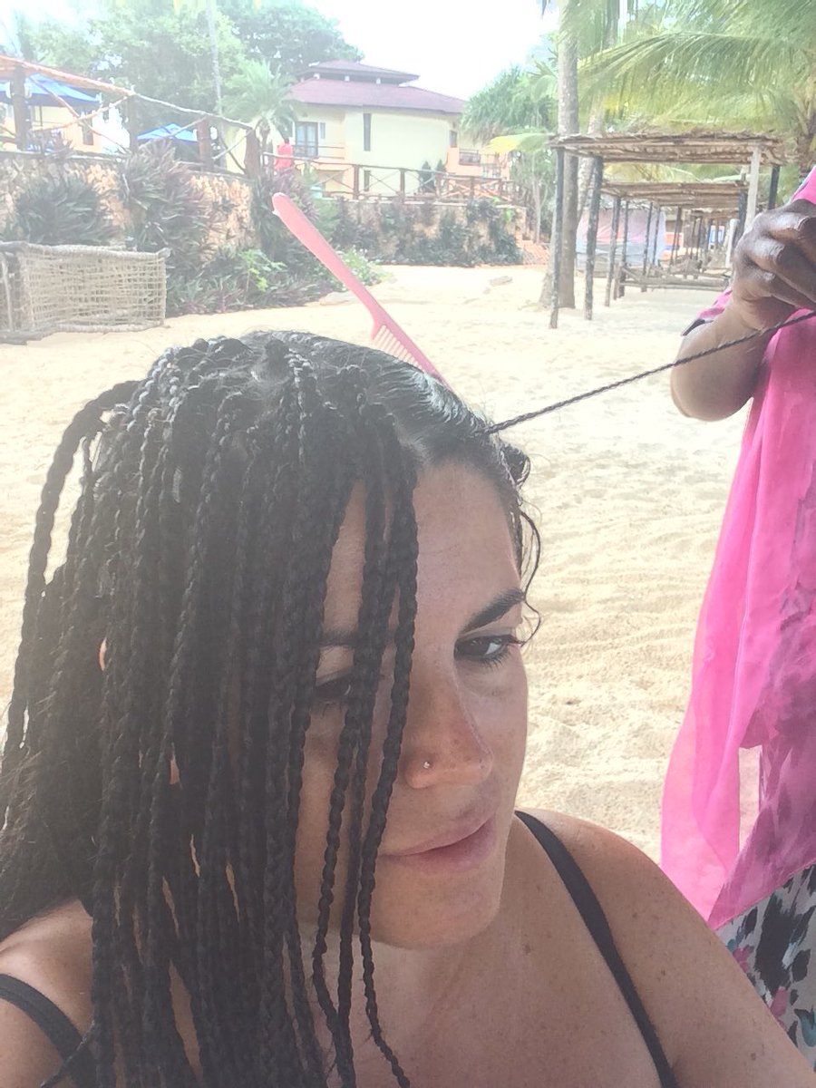 yllep2's tweet photo. “ 🎶Mi sono persa a Zanzibar”🎵 #estate2016 #Zanzibar #bravokiwenga #braids https://t.co/PQ0PoiKKDE