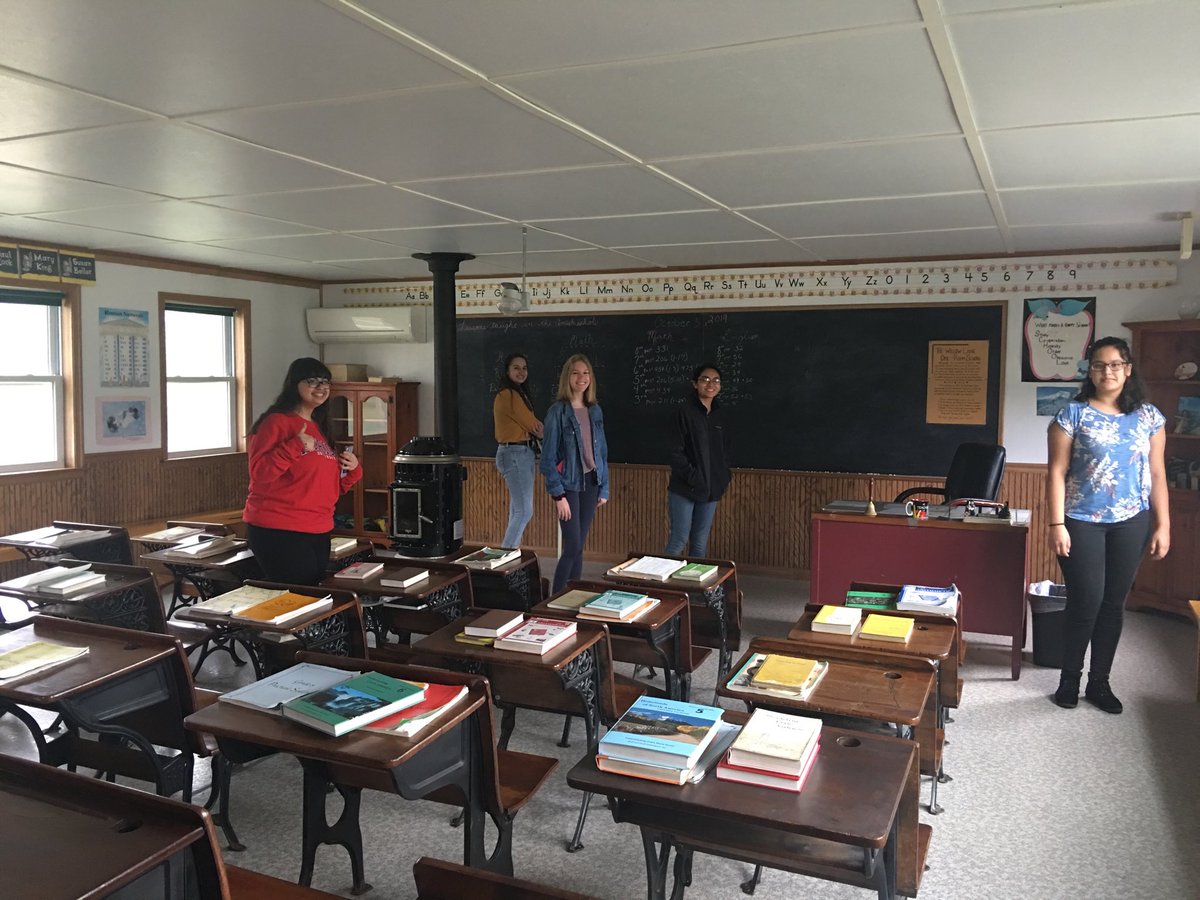 JusticeIBDP's tweet photo. IB Anthropology field trip to visit an Amish school house. https://t.co/ukl1od0IU2