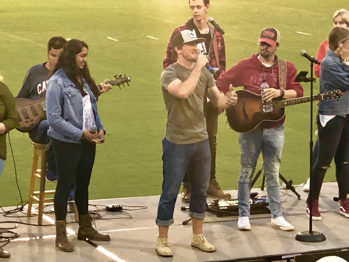 NorthRowanFCA's tweet photo. What a tremendous night of worship, testimonies and truth! #fieldsoffaith2019 #rowanfca #rocofca #northrowanfca #truenorth #letsgo https://t.co/SZh92MESr6