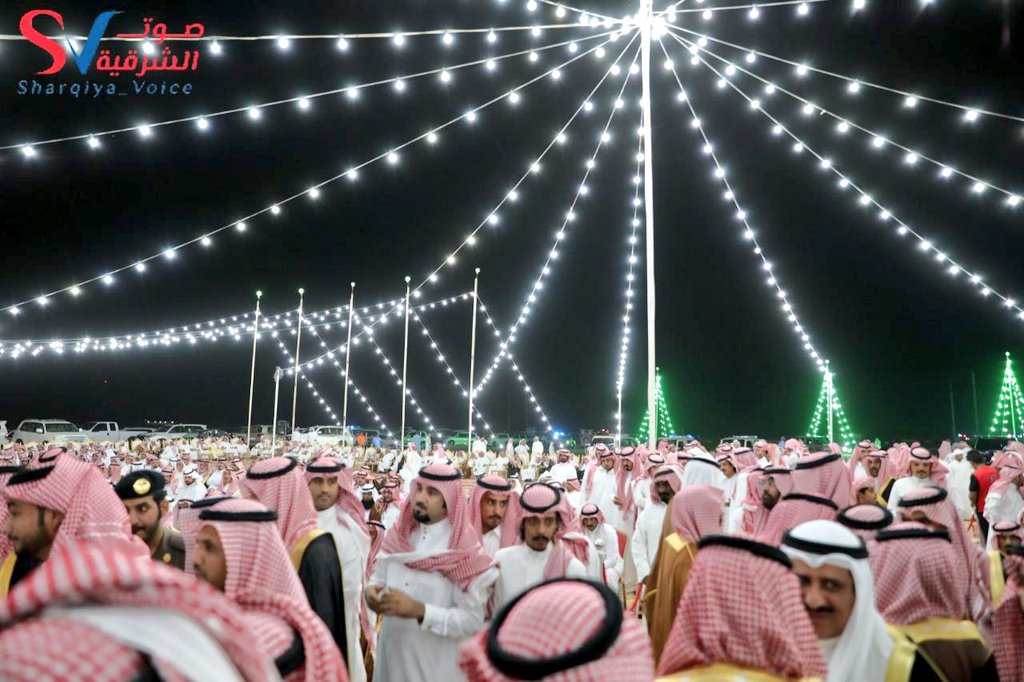 sawt_alakhbar's tweet photo. سمو محافظ حفرالباطن الأمير منصور بن محمد يرعى حفل «إصلاح ذات البين» وينهي خلاف أسري دام لسنوات بين هجرة "القلت" وهجرة "درب الإبل". https://t.co/hYKSilBtqt