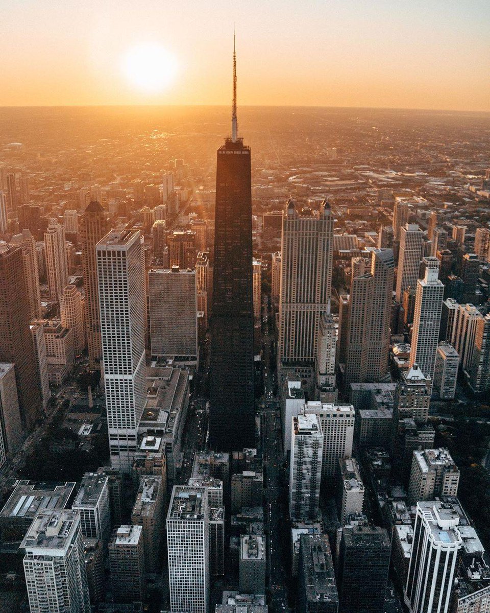 360chicago's tweet photo. Chicago’s official sundial™️ 

Photo by https://t.co/5UmfgEAEf5 

#360chicago #TheRealChicago https://t.co/RnPt1gKkEl