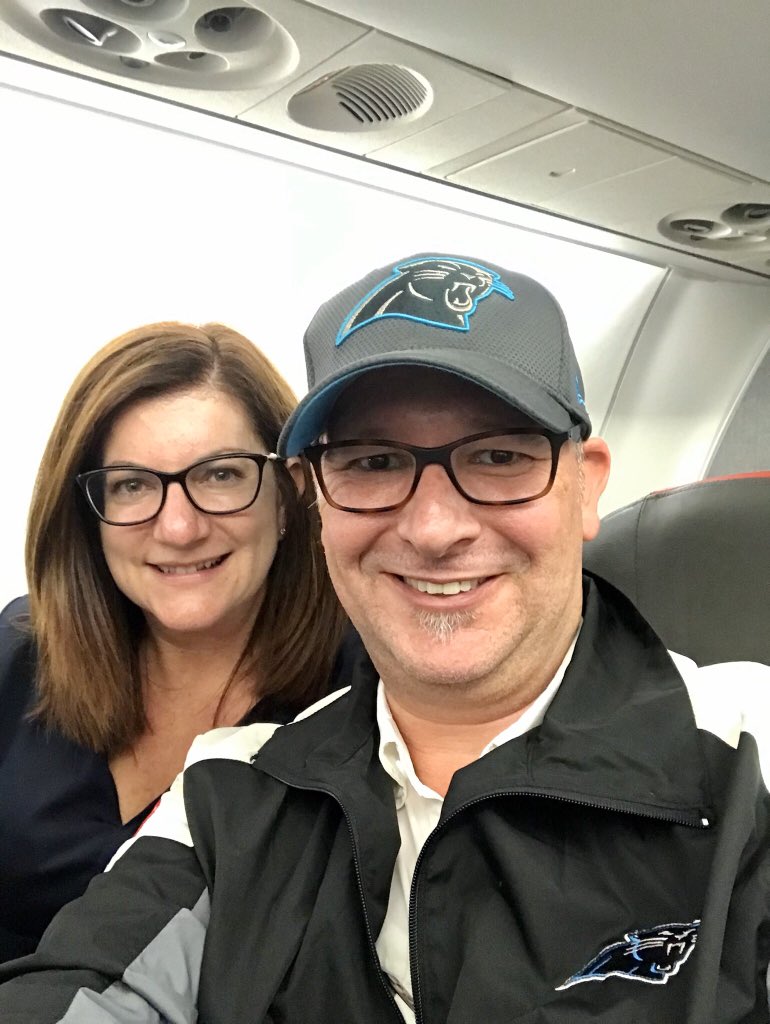 tweetrover's tweet photo. En vía a Londres.  Keep £ing @Panthers #carolinapanthers #nfluk https://t.co/xsCixb5ThX