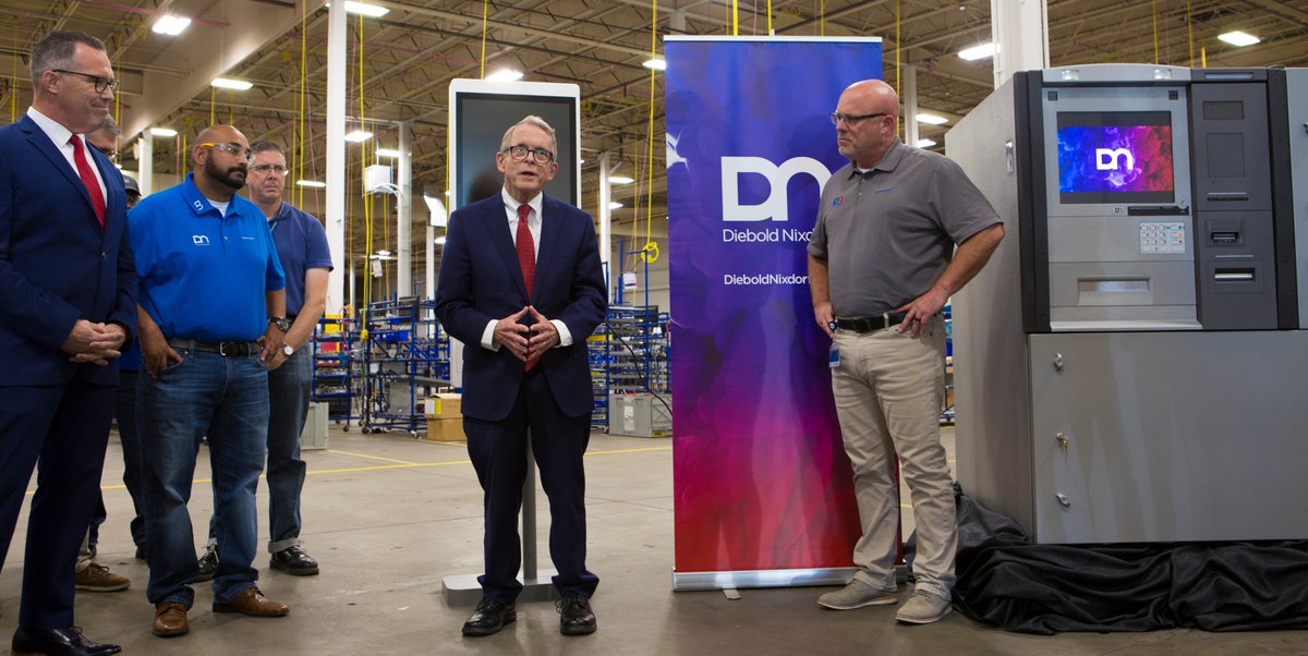 DieboldNixdorf's tweet photo. .@GovMikeDeWine visited our manufacturing operation in North Canton, Ohio. This facility allows us to meet our operational needs while bringing an influx of jobs to the surrounding community. https://t.co/3FzTEx35Tn