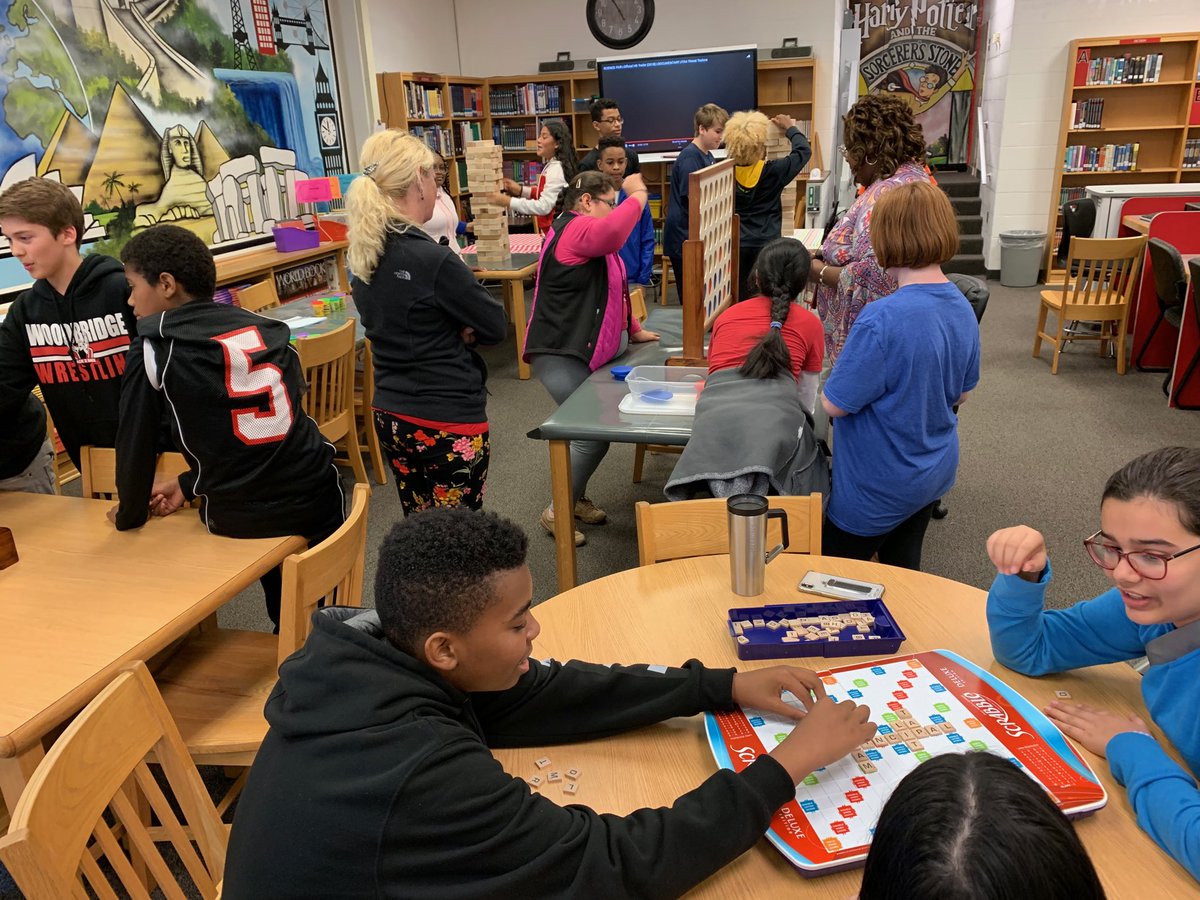 WMS_Library1's tweet photo. ⁦@woodbridge_ms⁩ ⁦@1PrincipalOwens⁩ had some tough game challengers for #LibraryOutLoud today! ⁦@PWCSNews⁩ #PositivelyPWCS https://t.co/63qoULyAan