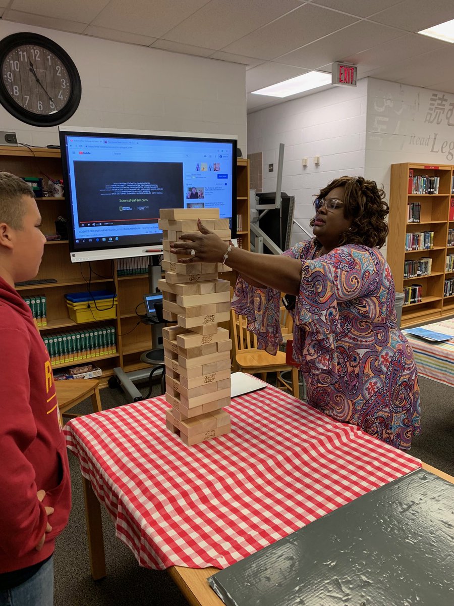 WMS_Library1's tweet photo. ⁦@woodbridge_ms⁩ ⁦@1PrincipalOwens⁩ had some tough game challengers for #LibraryOutLoud today! ⁦@PWCSNews⁩ #PositivelyPWCS https://t.co/63qoULyAan