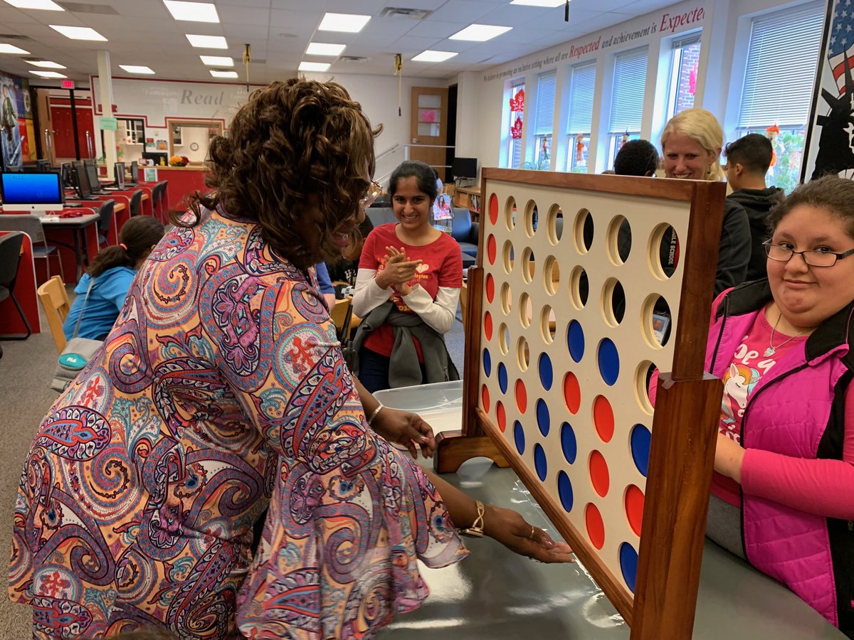 WMS_Library1's tweet photo. ⁦@woodbridge_ms⁩ ⁦@1PrincipalOwens⁩ had some tough game challengers for #LibraryOutLoud today! ⁦@PWCSNews⁩ #PositivelyPWCS https://t.co/63qoULyAan