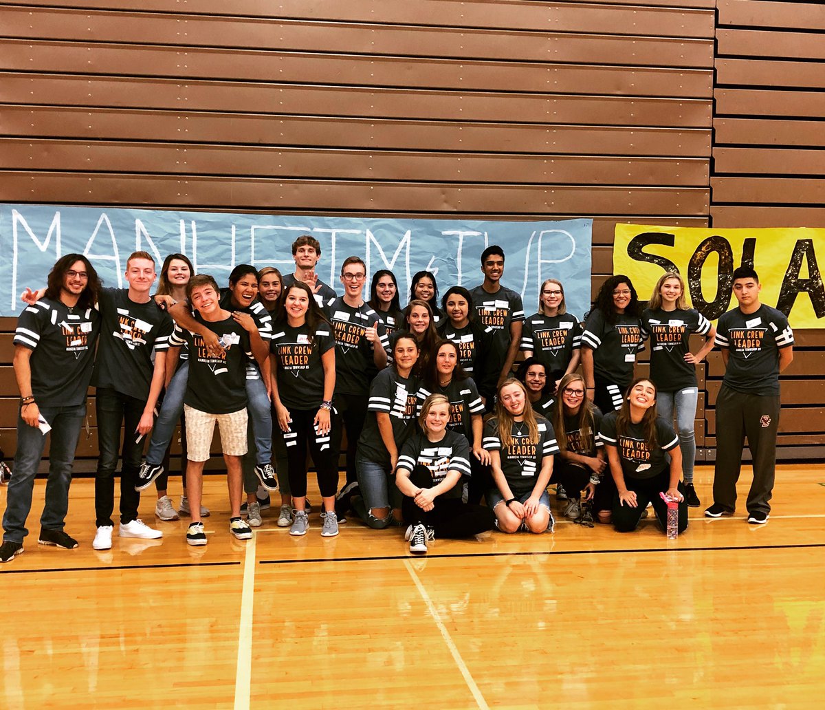 DeiblerJennifer's tweet photo. Some of our amazing Link Crew leaders from @ManheimTownship celebrating a wonderful morning of training from the @BoomerangPrjct #boomboom #yougetwhatyougive https://t.co/s2aKE99h3W