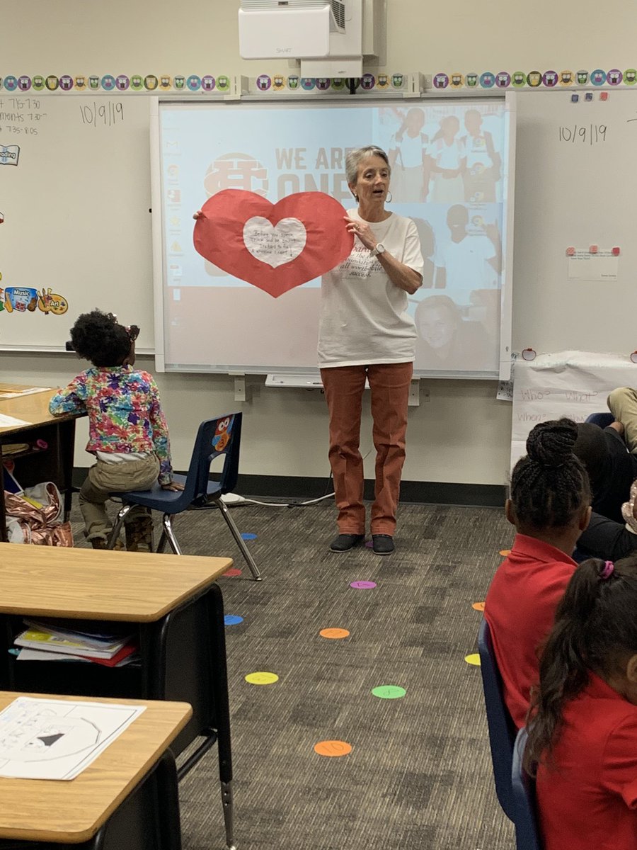 MissCox23's tweet photo. Today we learned that words can crinkle our heart. We love you Mrs. Ross!! #DestinationRestoration #HPHigh5 https://t.co/JNS2QlewnJ