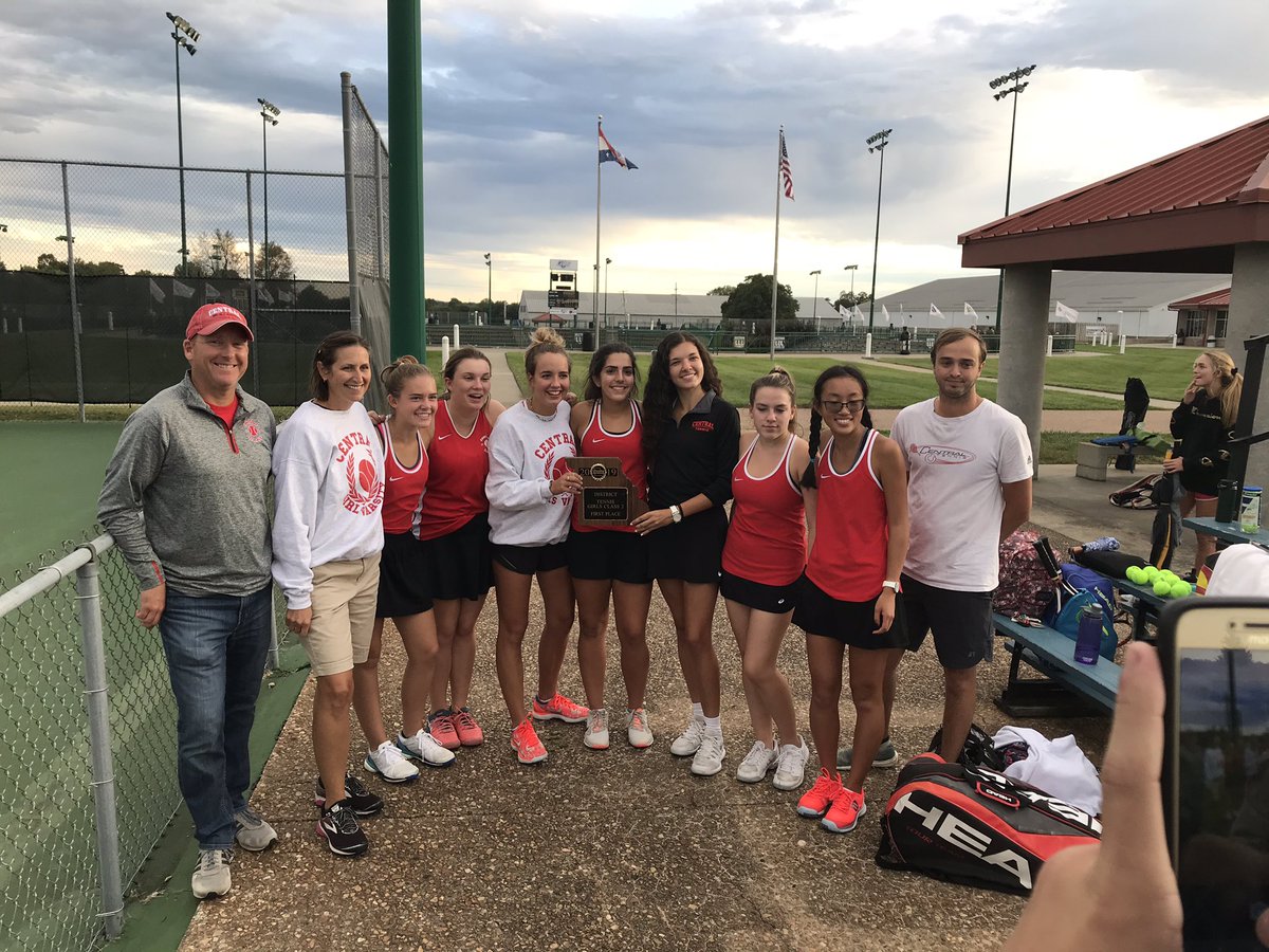 Central_AD's tweet image. Congratulations to @chstennisdogs for their 4th consecutive District title, defeating Willard 5-0!  They advance to Sectionals next week.