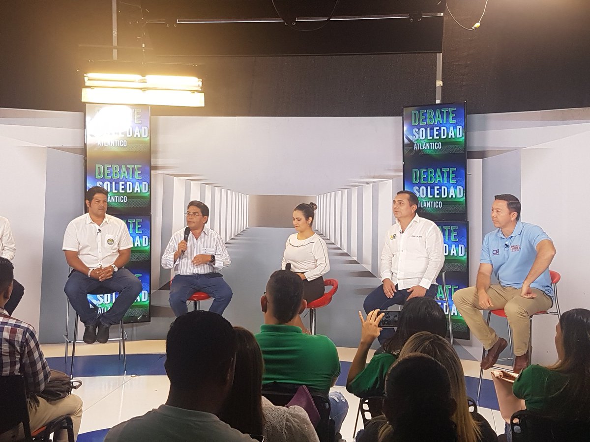 ExtraNoticiasCo's tweet photo. Inicia el #DebateSoledad con los candidatos a la @soledadalcaldia. @RafaelPalmera6 @Williamtorresa @fidelplatatv, Jaime Martínez. https://t.co/fiNbgCcuyY