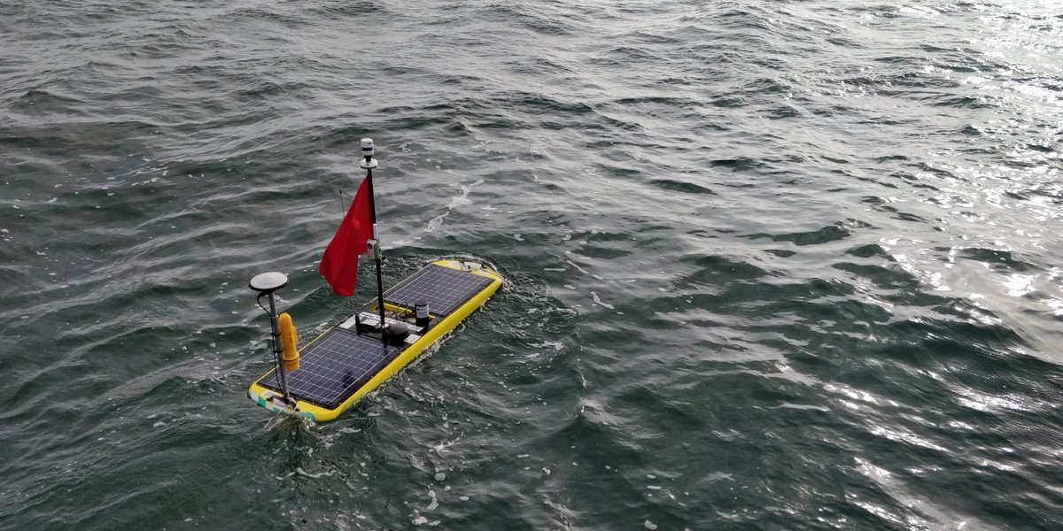 First night shift monitoring the Waveglider! A few fishing boats in the direction of travel but nothing to worry about. Almost at the beginning of the Farnes Deep surveying area,  hopefully lots of interesting sounds will be recorded (including dolphins 🐬).