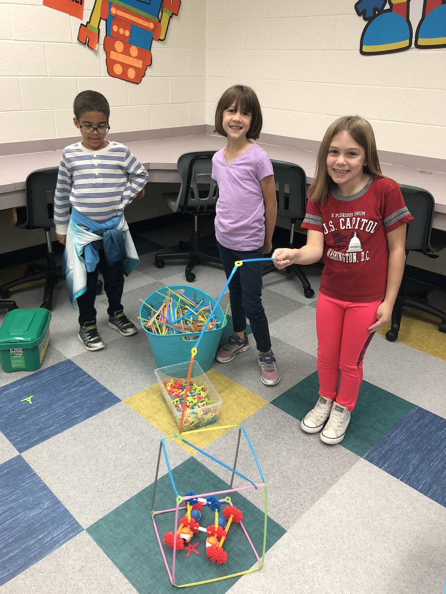 herbertjen23's tweet photo. Ss creating and building creature catchers in the innovation lab. @RoundHillES https://t.co/GkEURu5uMJ