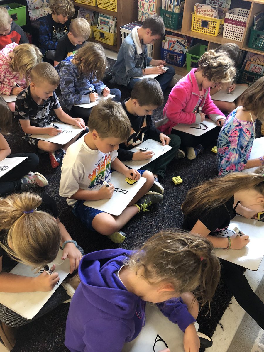 herbertjen23's tweet photo. Ss practicing their visualizing skills.@RoundHillES https://t.co/W0MEiddL50