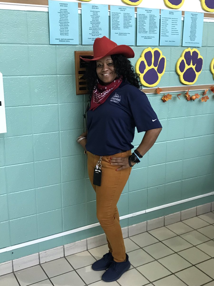 TheLarkspurMS's tweet photo. Our Lion ๐ฆ security team was โAll Inโ on Western Wednesday for @LarkspurMSPride Spirit Week! #EmbraceThePride @lkms_activities @vbschools https://t.co/q9mAT2l1E4