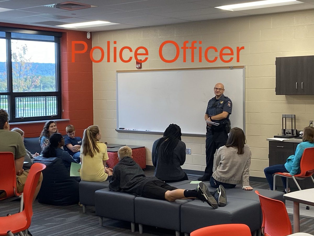 mr_rose_SC's tweet photo. Career day @MountainViewMS1 https://t.co/VylAf6tr24