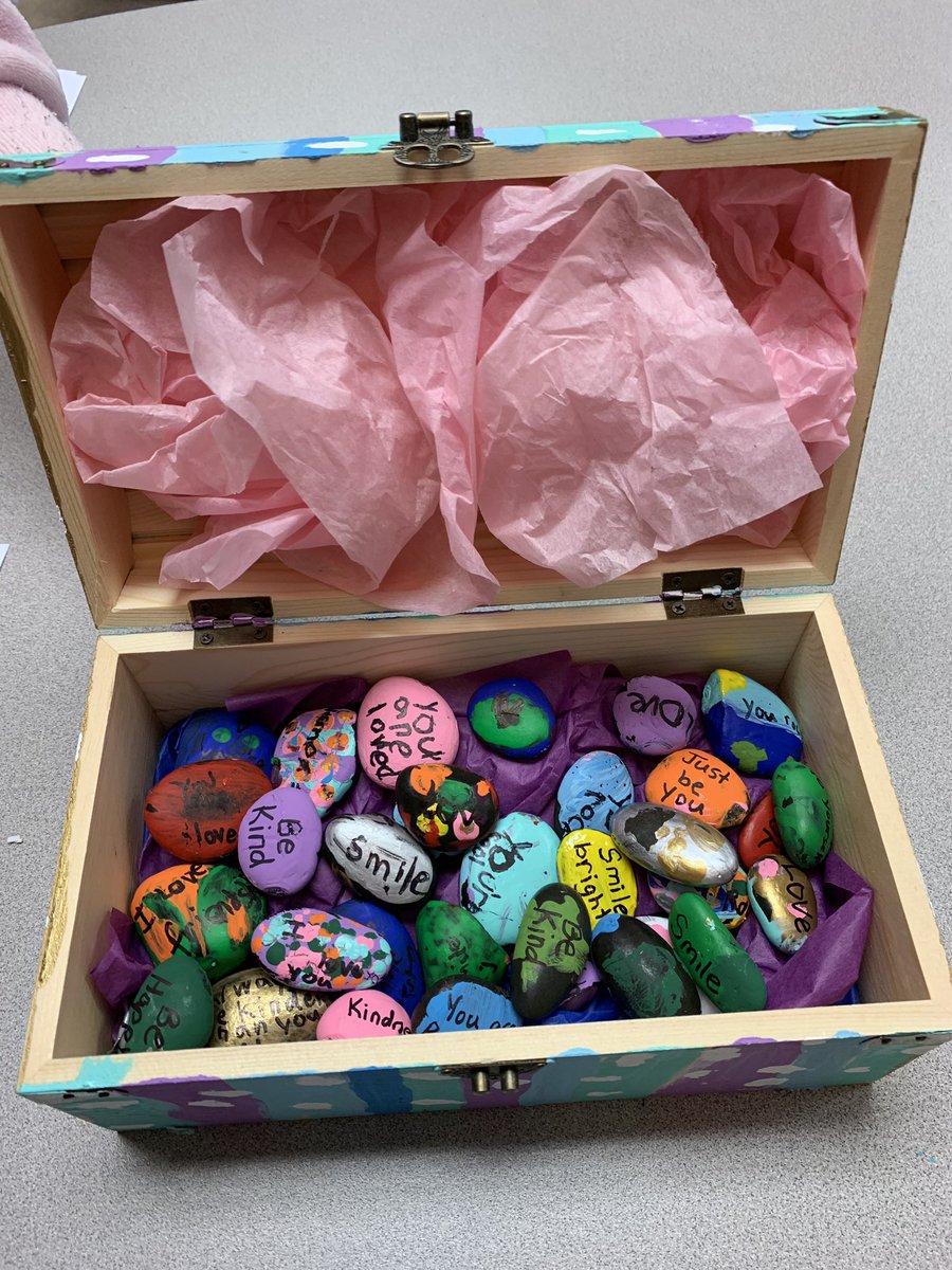 MissB🐝 tweet media