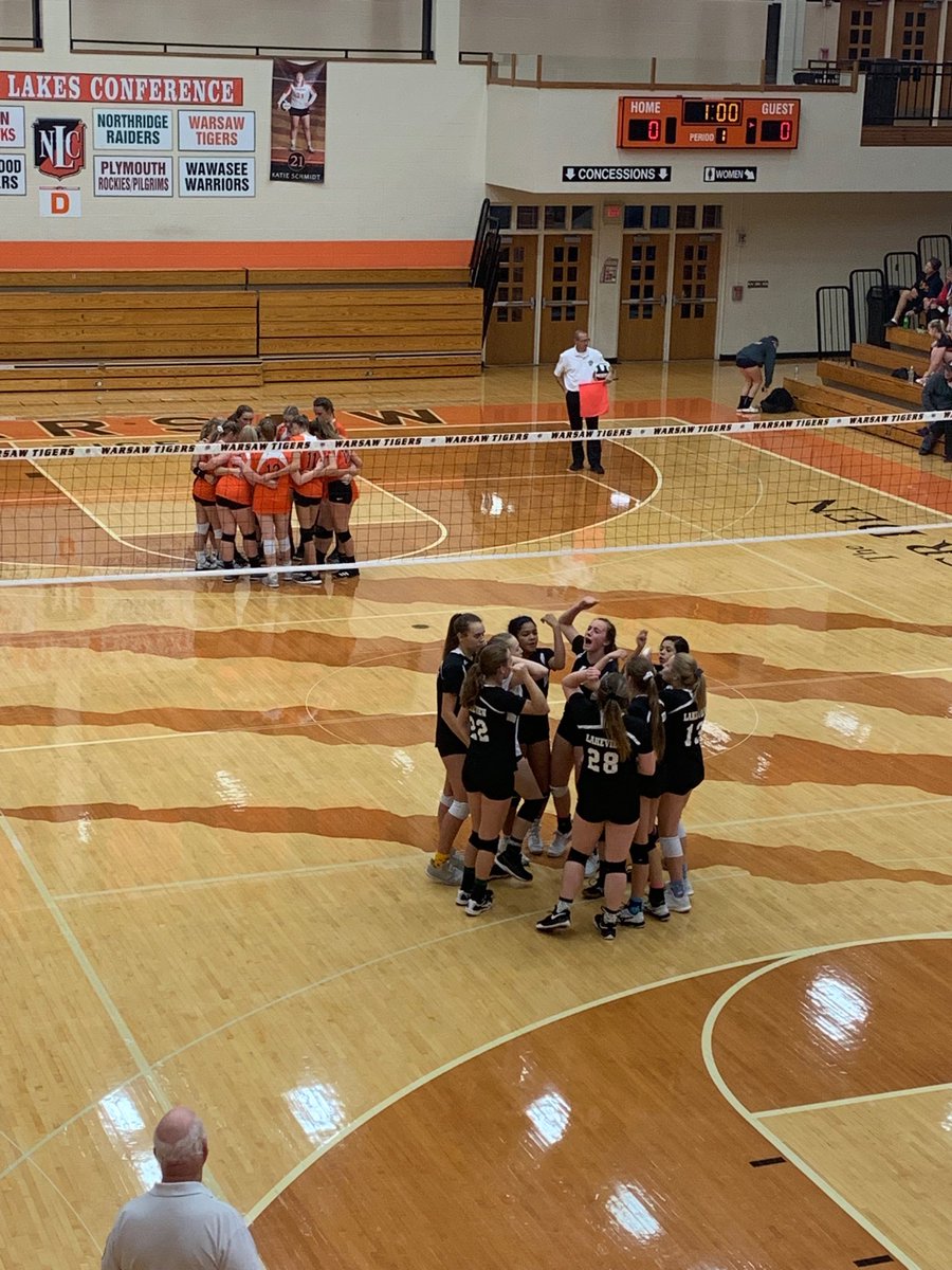 8th grade EMS vs LMS Volleyball Championship!  Go Tigers!