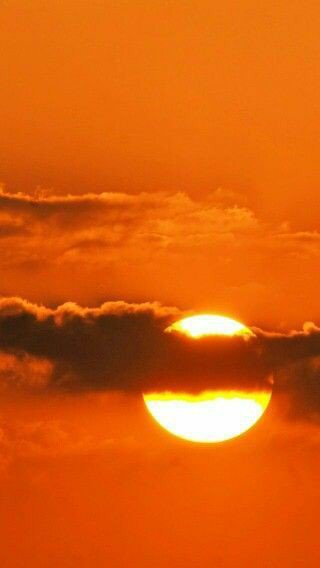 A_NNA03's tweet photo. 𝙏𝙝𝙚 𝙨𝙠𝙮 𝙞𝙨 𝙖𝙡𝙨𝙤 𝙖𝙧𝙩.
source;pinterest https://t.co/UrT78174DM
