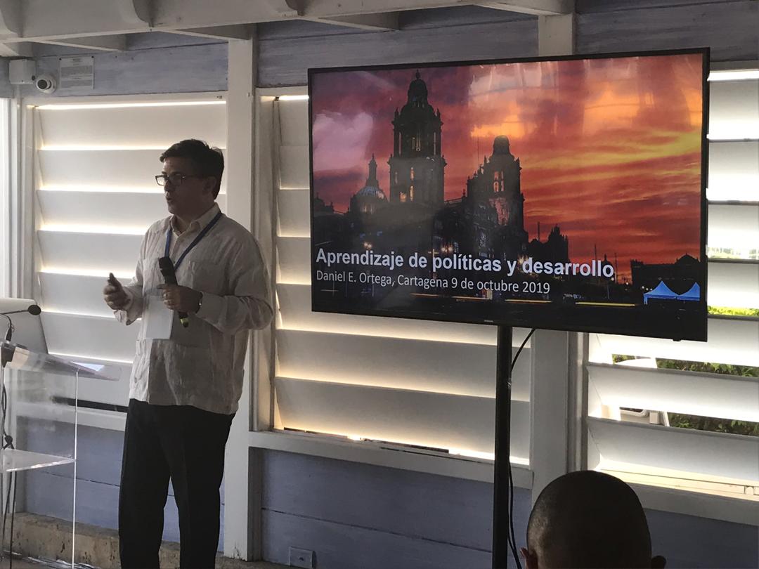 dortegaeval's tweet photo. ¡Hoy empieza #ColombiaSEMIDE en Cartagena con 36 funcionarios públicos colombianos! 

Dos días y medio de inmersión en el uso de la Evaluación de Impacto como herramienta de gestión pública. https://t.co/tzUrdJSUbi