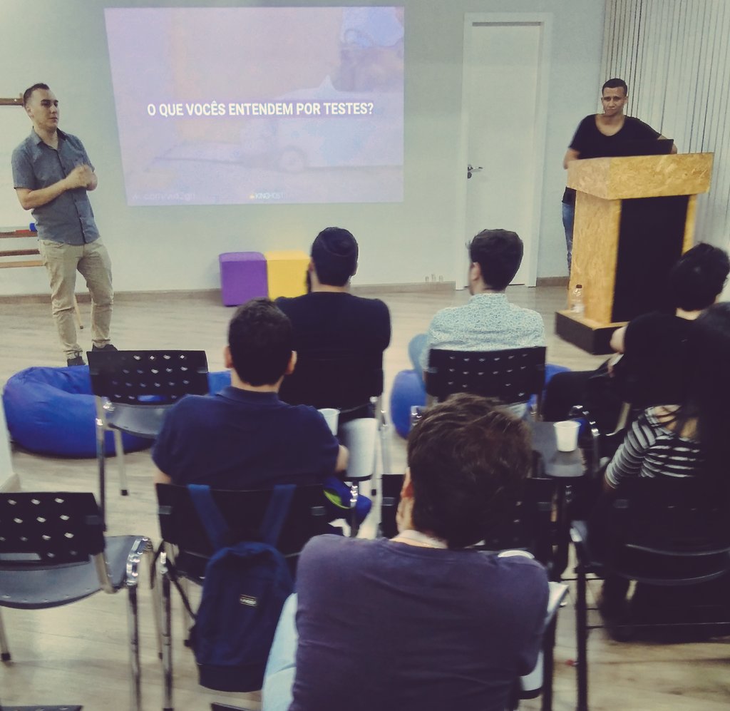 KingHost's tweet photo. Está rolando o Meetup do @nodejspoa aqui na King. Os nossos kinghosters, Petry e Mateus, palestraram sobre introdução ao node.js mostrando na prática tudo sobre teste. #kinghost #nodejs https://t.co/JZwiNMuqXr