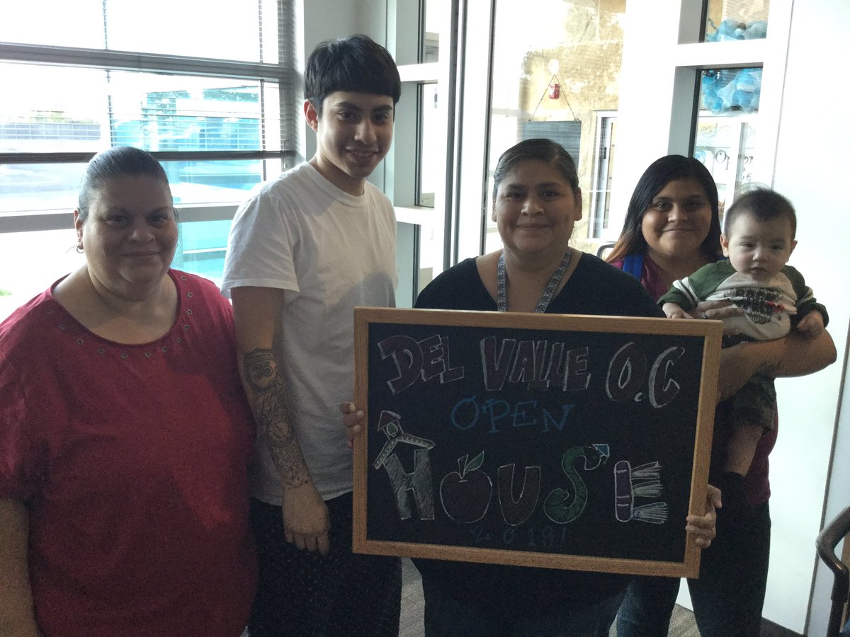 DVISD_OC's tweet photo. #DVOC LOVES❤️ #ParentInvolvement #FamilySupport #InstaFuture https://t.co/pjCtZdVMCy