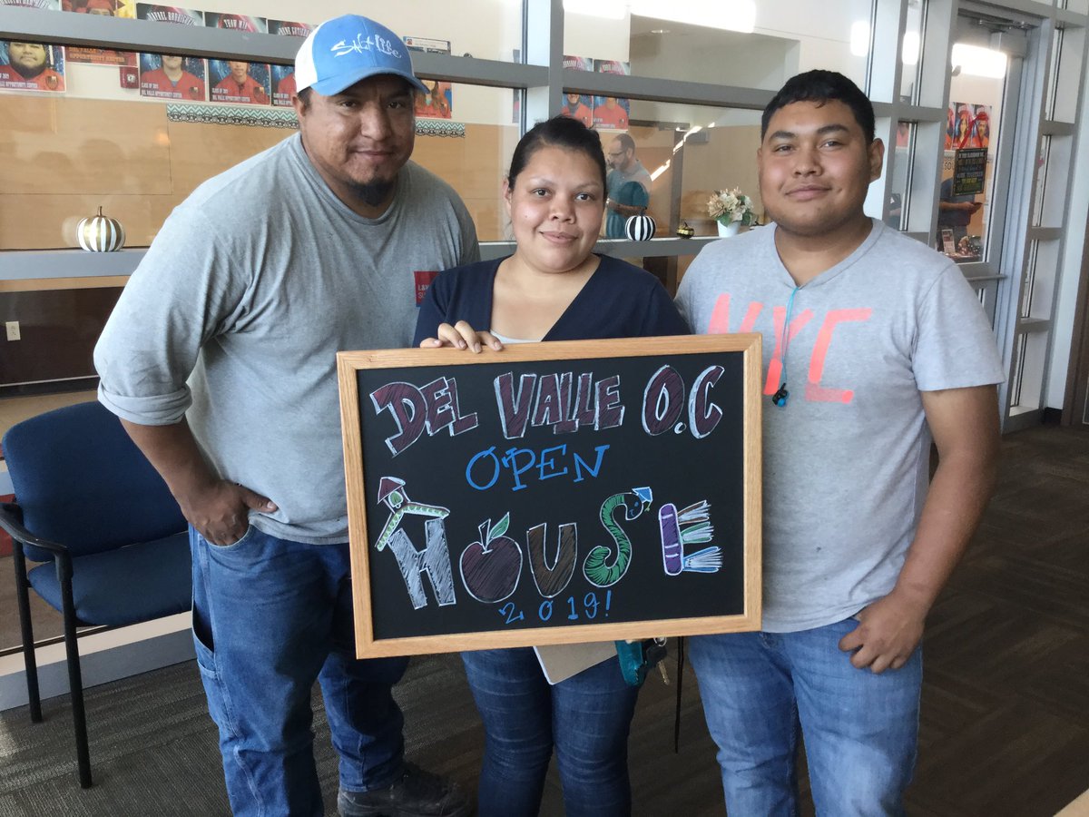 DVISD_OC's tweet photo. #DVOC LOVES❤️ #ParentInvolvement #FamilySupport #InstaFuture https://t.co/pjCtZdVMCy