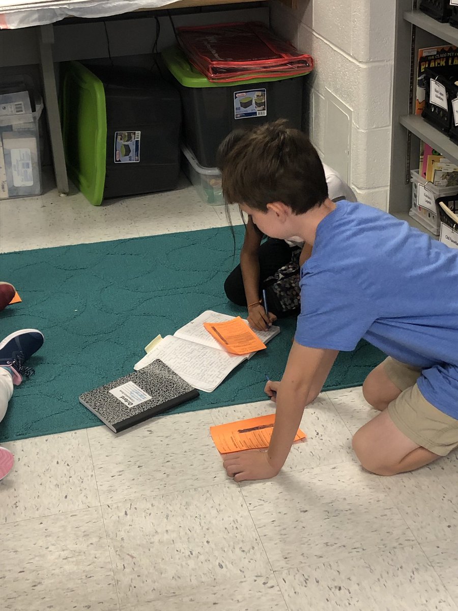 YHasenei's tweet photo. We are working collaboratively to make our narratives the best they can be by peer editing. #SWES4thgrade #WellerWildcats https://t.co/sKAqYZTcvd