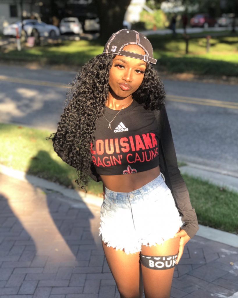 🤍 on Twitter: "College girl but a freak on the weekend. https://t.co