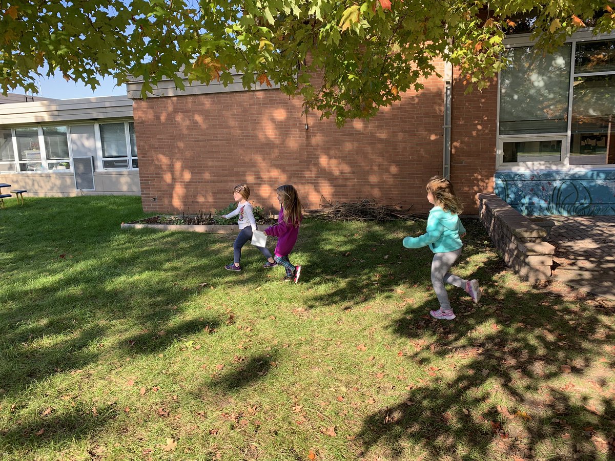 We had so much fun today with Mrs. Noel learning about different types of pollinators. <a href="/VV_Voyagers/">VV Voyagers</a> #kindercrew #enjoythevirw #viewourstory