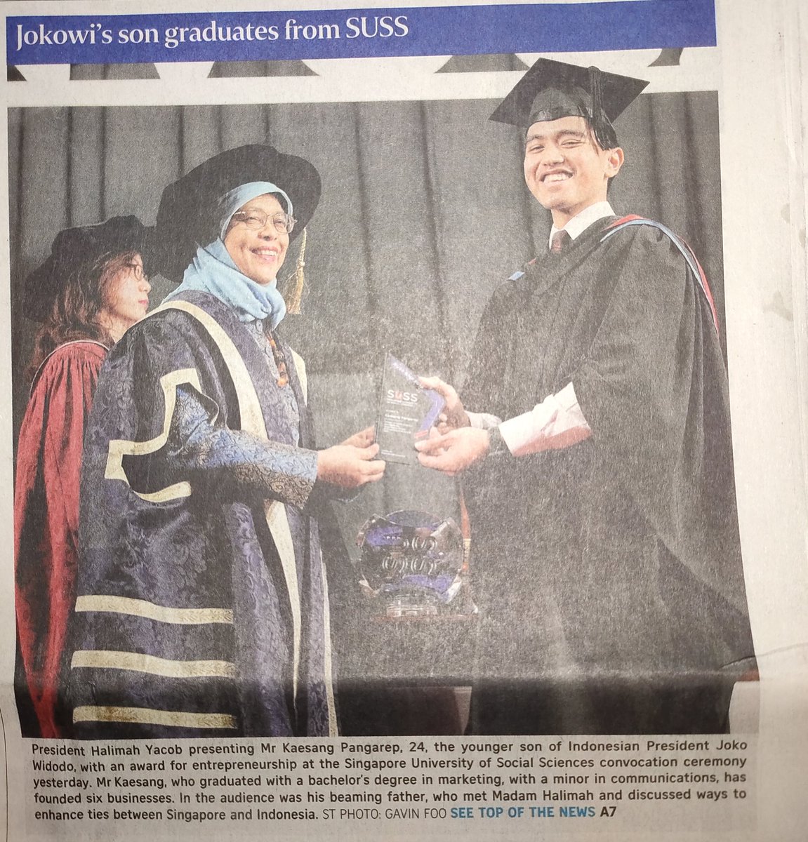 STuriyah's tweet photo. SELAMAT MAS @kaesangp . KEREN HARI INI 101019 ADA DI KORAN SINGAPORE #thestraitstimes . SUKSES SELALU AAMIIN YAA ROBBAL'ALAMIIN 😇. https://t.co/VRALemxA3e