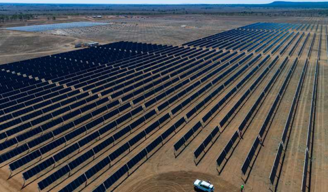 reuben_DBricks's tweet photo. Queensland celebrates 4GW solar milestone, three panels for every person https://t.co/iAUmnVlTle https://t.co/xwbS2C9bzl
