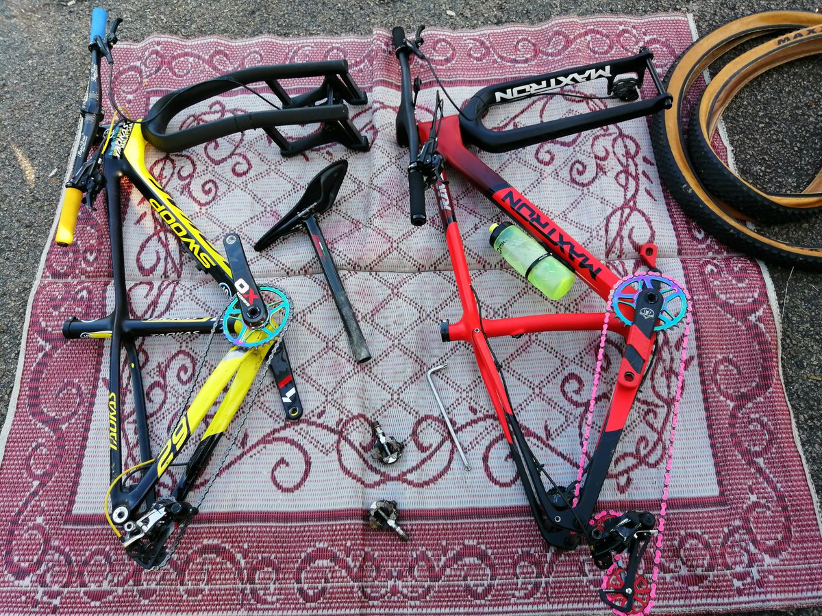 bujoee1's tweet photo. " M.O.R.N.I.N.G "
° Pilihan anda di pagi ini apa ya?
° Fatbike or Mountain Bike 🤔
#maxtronfatbikes #maxtronracer #maxtroncarbon #hhh_my #hhhmyfatbikespecialist #fidlock #fidlockbottle #morphcomponents #laufforks #wendwaxmalaysia #sram #bs #bujoesystem https://t.co/SdjbpAYYtU